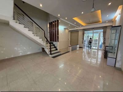 Nhà gần nguyễn thái sơn dt 6*21, trệt 2 lầu, 4pn, garage xe hơi