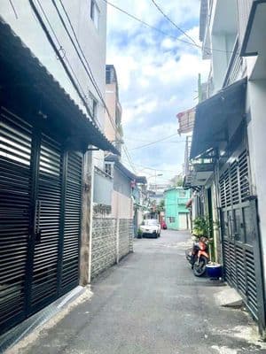 Nhà 4 tầng - vào ở ngay - 4pn - kề phú nhuận - hẻm ô tô đỗ cổng