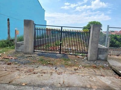 Bán nhanh 212m2, 660 triệu, thổ cư đất chợ việt kiều ở tân thông hội.