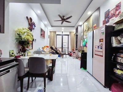 Nhà mới phân lô đường Láng 5 tầng, nội thất hiện đại, ô tô vào nhà