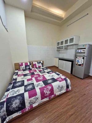 Cho thuê căn hộ full nội thất, phòng đẹp, có sân sau, ở ngay