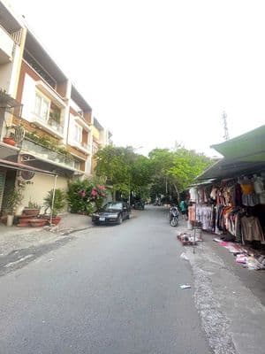 Cho thuê nhà mt đường ngay chợ - phú thuận - quận 7.