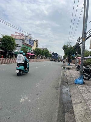 Nhà 3 tầng mặt tiền Huỳnh Tấn Phát,q7