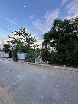 Đất thổ cư đường nhựa 8m ngay ngã tư Lê Văn Lương & Nguyễn Bình