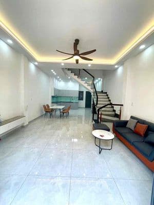 nhà 1 trệt 2 lầu đầy đủ nội thất, An Phú,Thuân An,đường 7m đậu ô tô ok