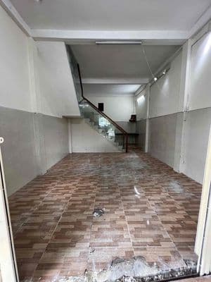 Cho thuê gấp nhà 3 tầng mặt tiền đường cách mạng tháng 8