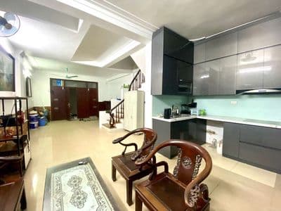 Cho thuê nhà Nguyễn Đức Thắng - Diện tích rộng - 6 ngủ