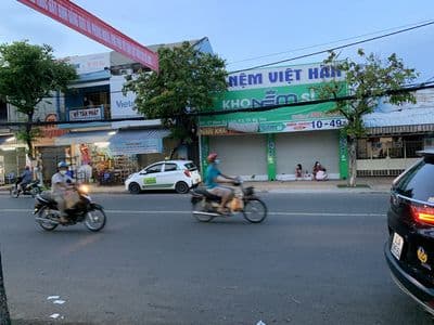 8.5m mặt tiền đường Đinh Bộ Lĩnh, cách cầu Quay 100m.