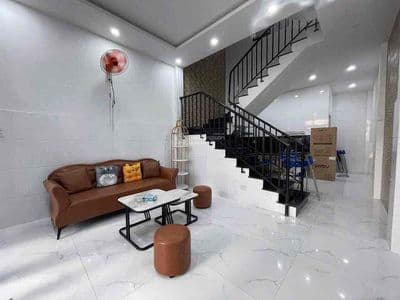 Cho thuê nhà đẹp 3 tầng 3 pn đường ô tô lâm hoành sát biển mỹ khê-25tr