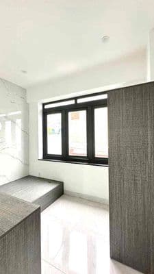 2pn cửa sổ trời - mới xây chưa bóc seal - gần vlu