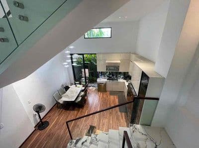 Nhà 3 tầng Đảo Vip, Hoà Xuân, Đà nẵng hướng đông nam, có sân ô tô r