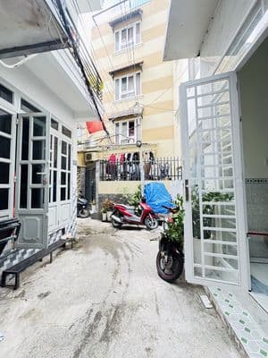 Cho thuê nhà nguyên căn 2pn gần Landmark 81 tầng