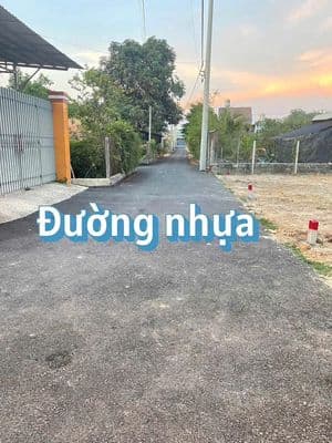 Bán lô đất 100m2 giá 1tỷ4 đường Trung Lập gần Trường THPT và Chợ TLT