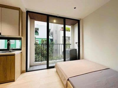 Cho Thuê Căn Hộ Studio Ban Công Thiết Kế Hiện Đại Ngay Trung Tâm Q7