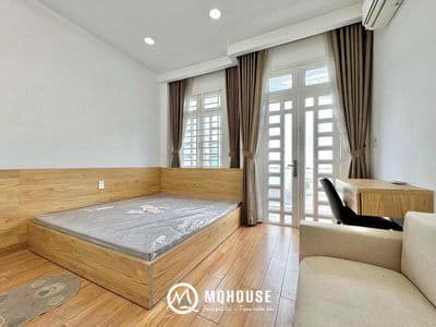 Căn hộ tách bếp ban công - ngay chợ tân hương - full nội thất