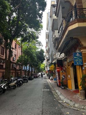 Bán nhà phân lô hoàng sâm - ô tô tránh kinh doanh - 60m2 hơn 23 tỷ