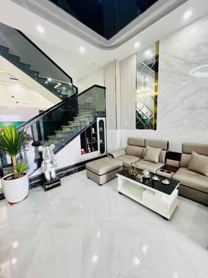 Nhà Mới Full nội thất cao cấp . 1 trệt , 2 LẦU .LONG HẬU