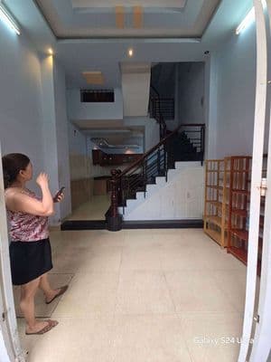 Nhà Đẹp Full Nội Thất Nguyễn Súy – 1 Trệt 3 Lầu – 5 Phòng