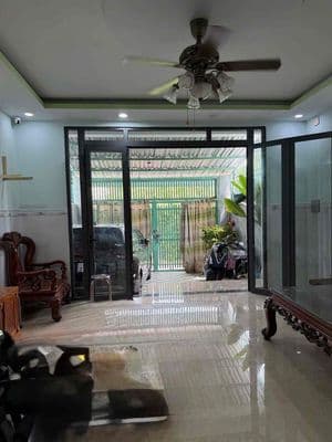 Cho Thuê Nhà Nguyên Căn 1 Trệt 1 Lầu Sân Xe Hơi 7 Chỗ - Đường Thông XT