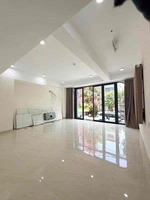Cho thuê mb kinh doanh rộng 50m2 trung tâm quận 7 phù hợp làm nails,vp