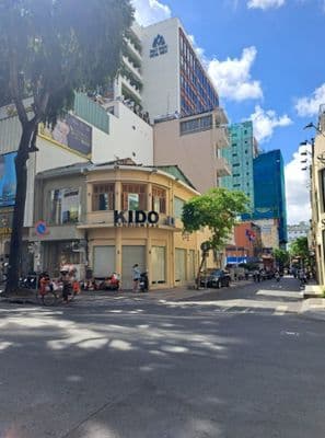 Shop góc 2MT Nguyễn Trãi, Bến Thành, Q1. Dt: 5x20m, Kc: trệt 1 lầu
