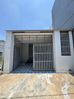 Nhà Cấp 4 - Sổ Hồng Riêng giá: 1Ty550 còn thương lượng