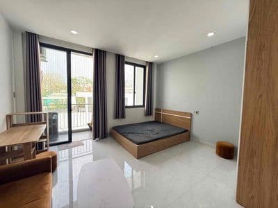 Căn Hộ Ban Công Có MGR Ngay Ngã tư Lạc Long Quân - Âu Cơ - Lê Đại Hành