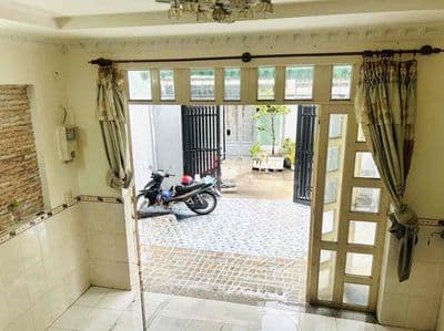 Nhà Thuê Nguyên Căn Ngang 5M-DT 85M2-Xe hơi Đậu Trong Sân