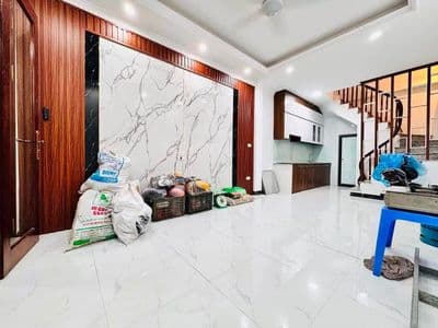 Cho thuê nhà nguyên căn 677 Nguyễn Khoái, gần Time City