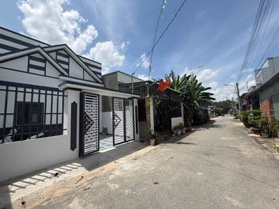 Nhà C4 gần chợ Bến Lớn, Tân Định, Bình Dương
