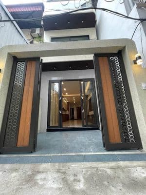 Nhà đẹp 6 tầng thang máy Long Biên ô tô đỗ cổng 51m² 10 tỷ