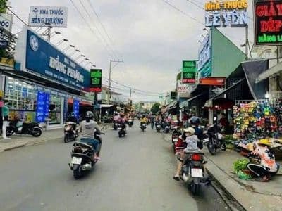 Bán nhà + dãy trọ Dĩ An, Bình Dương - Mặt tiền chợ