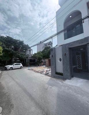 Nhà 1 Trệt 2 Lầu Phú Hoà, TDM, Gần Cà Phê Koi