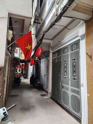 Nhà 30m2, 4 tầng, 4 ngủ, mặt ngõ thông Minh Khai