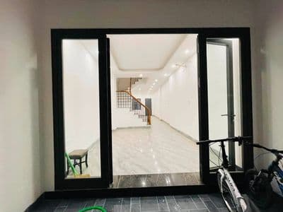 Bán nhà 5 tầng mặt tiền 3.7m Tân Mai, Hoàng Mai, 13.5 tỷ