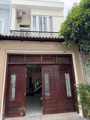 Cho thuê nhà 4x20m 1 lầu 3pn 4wc.hxt lê trọng tấn