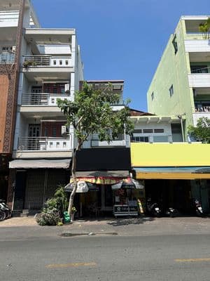 Mặt Tiền TÂN SƠN NHÌ Nhà đẹp 4x18, 1 trệt, 3 lầu giá rẻ.