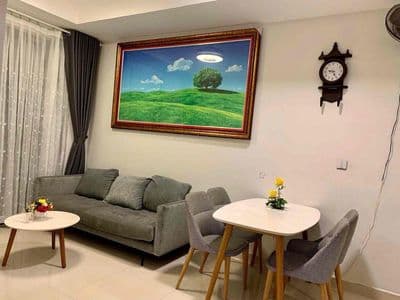 Căn hộ cao cấp view đông gần sân bay nhà sạch sẽ vào ở luôn