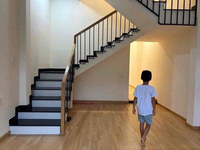 cho thuê nhà 2 tầng 3pn/2wc mặt tiền hoàng xuân nhị