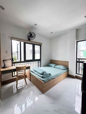 Studio đa dạng lựa chọn: ban công, 2 cửa sổ lớn, cửa sổ trời và phòn