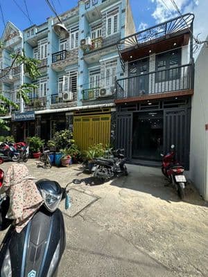 Shc mới kdc 100% hẻm trước mặt 6m