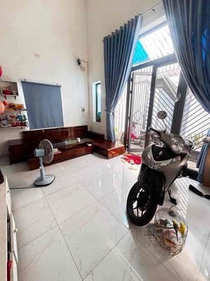 3tầng 2mkiet tôn đản giá nhỉnh 3tỷ xíu