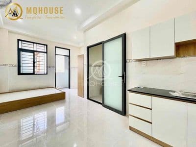 Căn hộ ban công - full nội thất - ngay mũi tàu cộng hoà - vhu