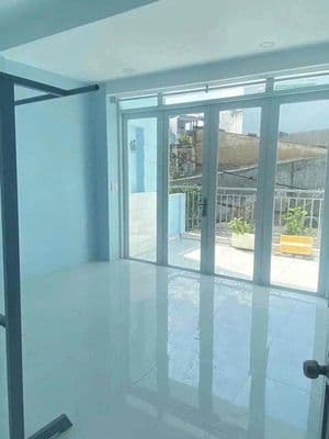 Sát mặt tiền . Cộng hoà . tân bình . nhà sạch mới . nội thất cơ bản