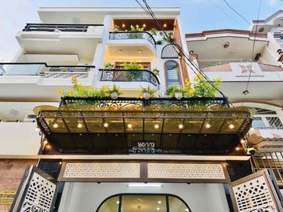 Nhà đối diện công viên, 4,5x17, 4 lầu, chủ ngộp giá tốt, gần tân bình