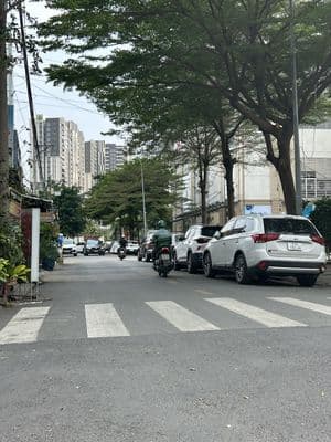Đất 466m - mặt tiền đường thích mật thể - bán 24 tỷ và 68 tỷ.