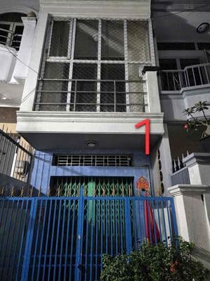 Sát mặt tiền An Bình . Quận 5 - 5pn - nở hậu L