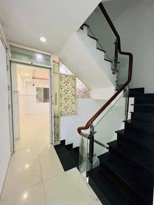 MT đường Hậu Giang, P.11, Q.6, DT 4 x 24m, 2 lầu