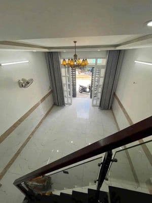 Nhà nguyên căn 2 tầng 2 phòng ngủ 2wc Long Phước