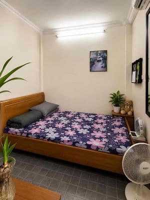 Chỉ 2,9 tỷ có nhà 5 tầng, 4 ngủ sổ đỏ cách hồ Văn Chương 10m